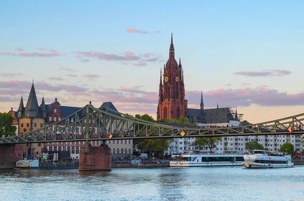 Langit Malam Diterangi Frankfurt Pusat Kota Dengan Arsitektur Modern — Stok Foto