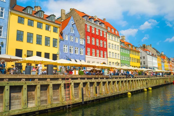 Παλιά Πόλη Nyhavn Λιμάνι Προβολή Στο Λαμπρό Ηλιόλουστη Μέρα Τους — Φωτογραφία Αρχείου