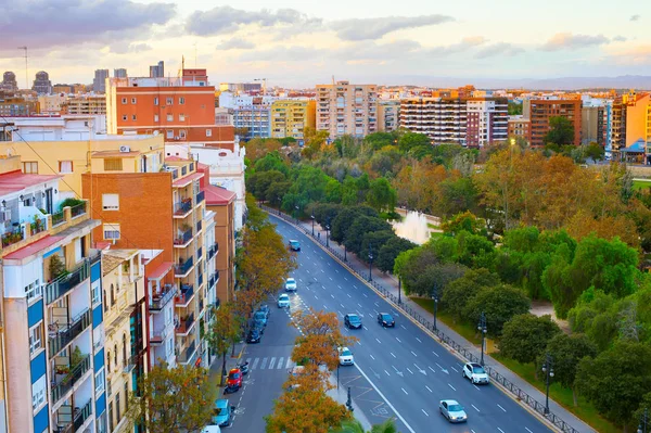 Skyline Valência Com Estrada Urbana Arquitetura Moderna Espanha — Fotografia de Stock
