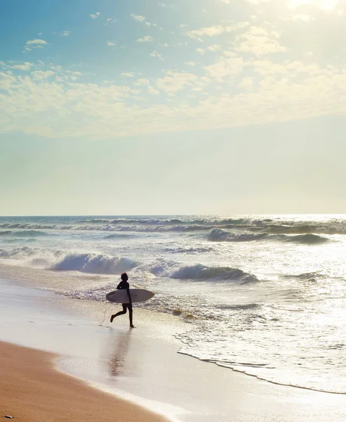 Surfer Het Atlanctic Oceaan Strand Algarve Portugal — Stockfoto