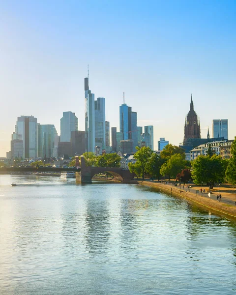 Frankfurt Şehir Manzarası Parlak Güneşli Bir Yaz Günü Frankfurt Main — Stok fotoğraf