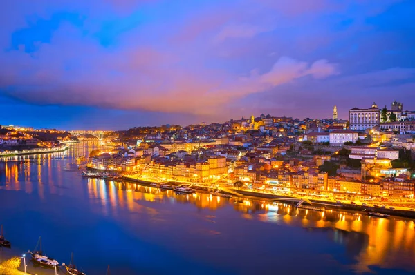 Oporto afterglow skyline Douro Portugal — Foto de Stock