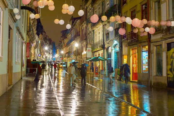 Porto Portugal Novembro 2016 Noite Chuva Rua Santa Catarina Decorações — Fotografia de Stock