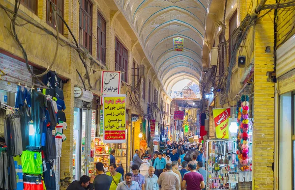 Tehran Irão Maio 2017 Pessoas Andando Teerã Grand Bazaar Fileiras — Fotografia de Stock