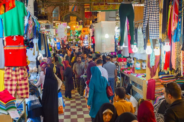Teherán Írán Května 2017 Dav Lidí Řadě Grand Bazaar Stánků — Stock fotografie