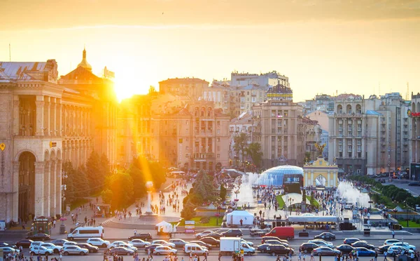 Plaza de la independencia skyline Kiev Ucrania — Foto de Stock