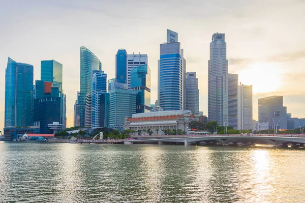 Singapur Downtown finansal iş silueti — Stok fotoğraf