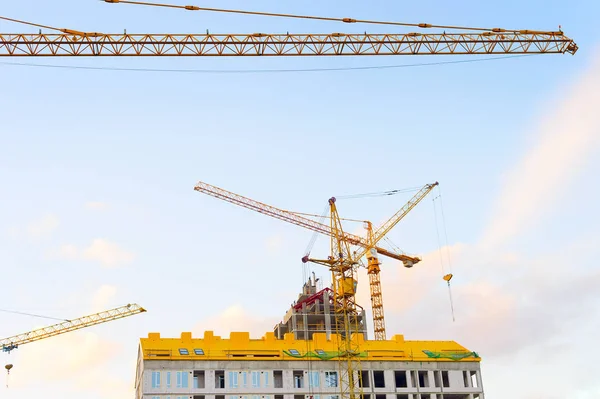 Cranes, construction site, apartments, industry — Stock Photo, Image
