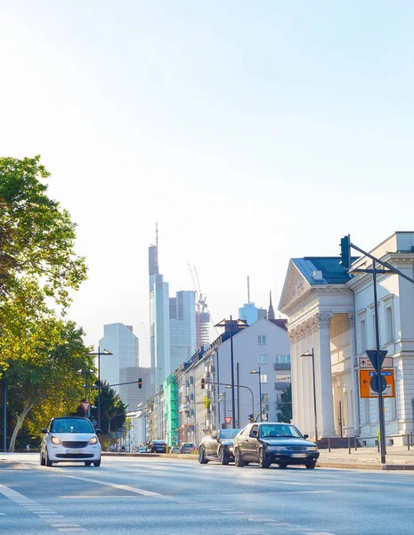 Evening Sunny Cityscape Modern Architecture Green Trees Car Traffic Downtown — Stock Photo, Image