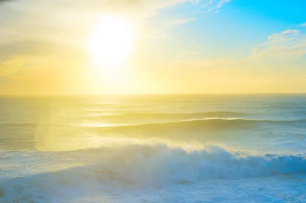 Pôr Sol Sobre Oceano Atlântico Nazare Portugal — Fotografia de Stock