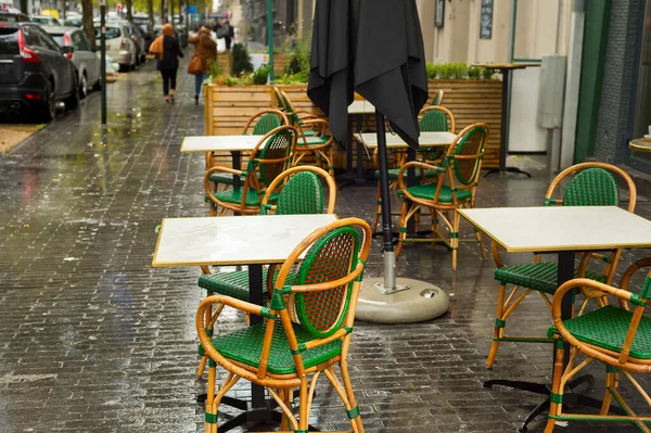 Restaurace Emty Street Deštivém Dni Brusel Belgie — Stock fotografie
