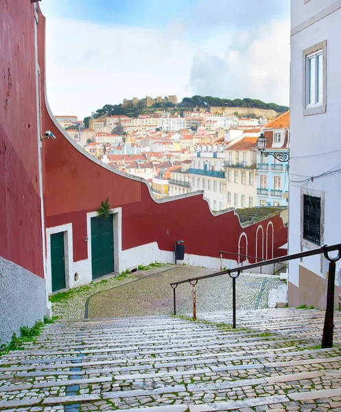Leere Straße Und Skyline Der Altstadt Von Lissabon Mit Der — Stockfoto