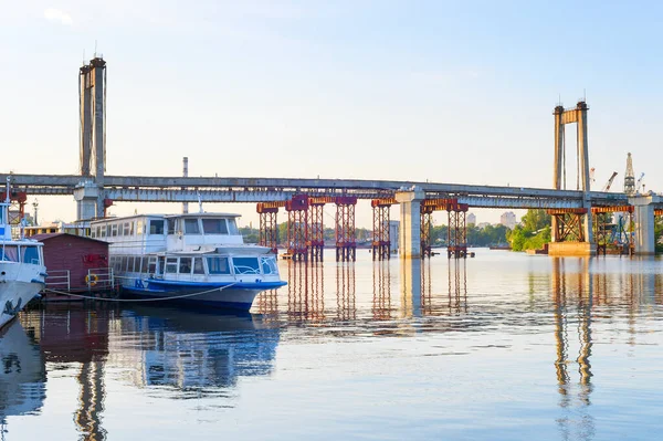 Dnipro Nehri Üzerinde Terk Edilmiş Eski Bir Köprü Kyiv Ukrayna — Stok fotoğraf