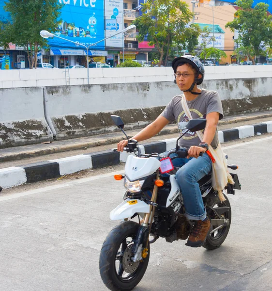 Chiang Mai Thailand January 2017 Portrait Unidentified Motorbike Driver Road — Stock Photo, Image