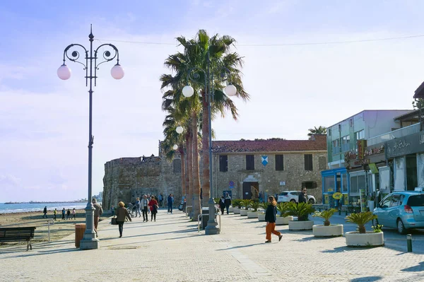 Larnaca Cyprus Ruari 2019 Människor Som Promenerar Semesterorten Vallen Larnaca — Stockfoto