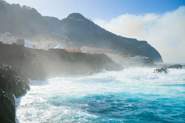 Koupele Přírodních Lávových Bazénech Porto Maniz Madeira — Stock fotografie