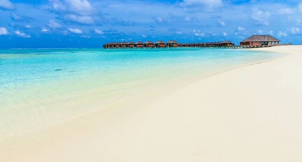 Θέα Από Τροπικό Νησί Μαλδίβες Λευκή Αμμουδιά Και Θάλασσα — Φωτογραφία Αρχείου