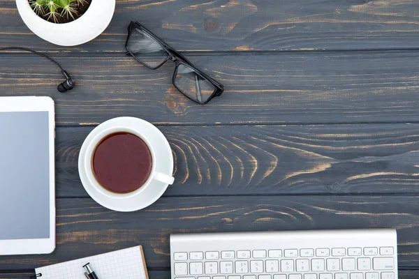 Lavoro Affari Con Computer Portatile Sfondo Legno — Foto Stock