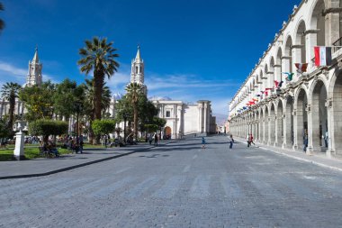 Arequipa Peru 9 Kasım: Ana Meydanı, Arequipa 9 Kasım 2015 kiliseyle Arequipa Peru ile. Arequipa'nın Plaza de Armas biridir en güzel Peru.