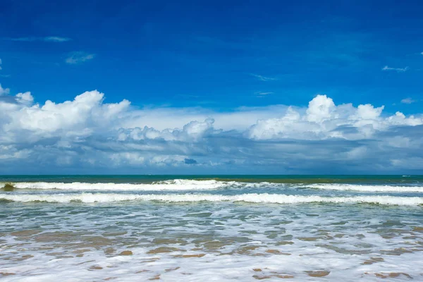Deniz Güneşli Gökyüzü Ile Tropikal Plaj Yaz Cennet Plaj — Stok fotoğraf