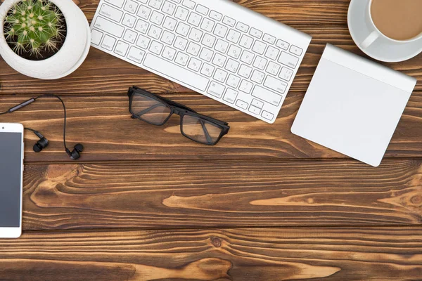 Ofis Resepsiyon ahşap masa iş işyeri ve iş nesneleri, kavram iş planlama ve yön arka plan