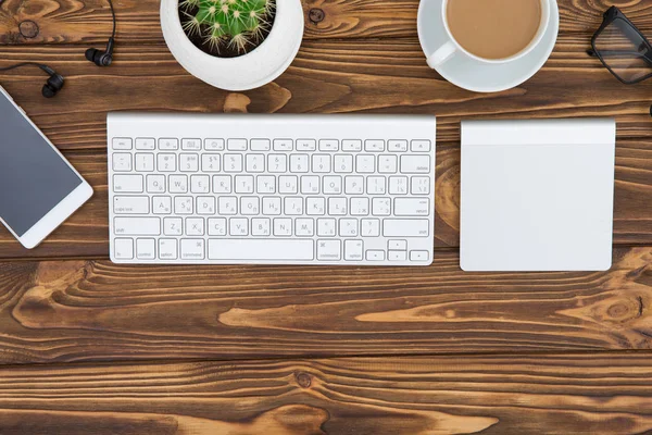 Ofis Resepsiyon ahşap masa iş işyeri ve iş nesneleri, kavram iş planlama ve yön arka plan