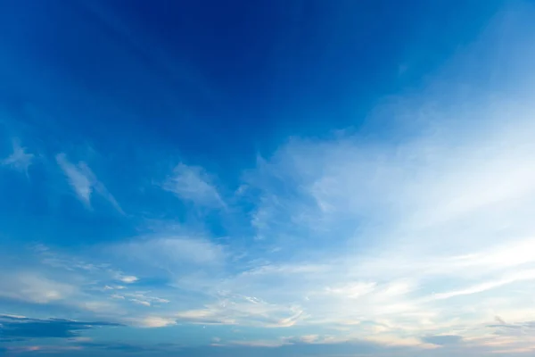 Cielo Azul Claro Con Nube Blanca —  Fotos de Stock