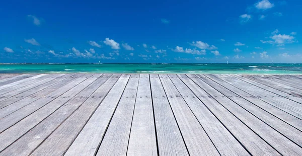 Landschaftlich Schöner Strand Und Tropisches Blaues Meer — Stockfoto