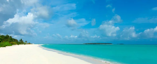 Тропический Пляж Мальдивах — стоковое фото
