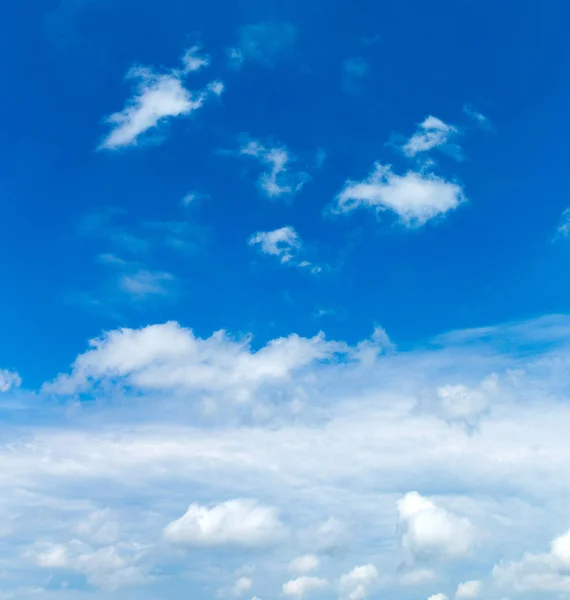 Blauer Bewölkter Himmel Hintergrund Mit Kopierraum — Stockfoto