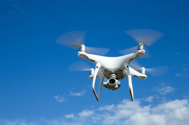 Digital fotoğraf makinesi ile uçan uçak helikopter.