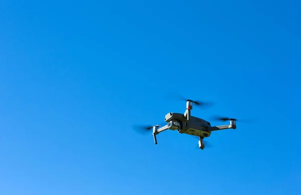 Elicottero Drone Che Vola Con Fotocamera Digitale — Foto Stock