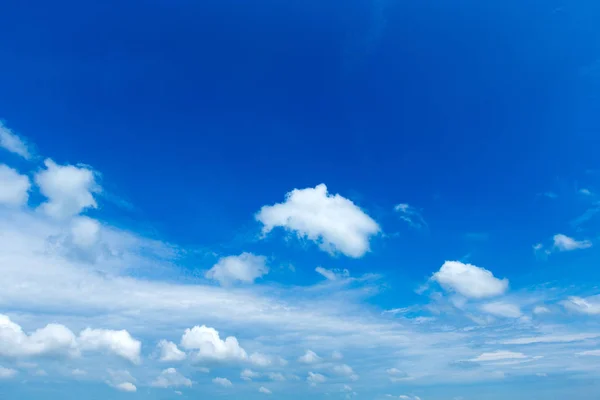 Cer Albastru Fundal Nori Mici — Fotografie, imagine de stoc