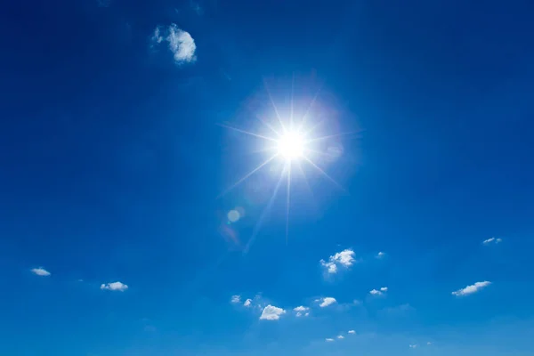 Céu Azul Fundo Com Nuvens Minúsculas — Fotografia de Stock