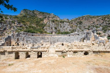 Mira kayalara oyulmuş mezar ile antik Likya Nekropolü 