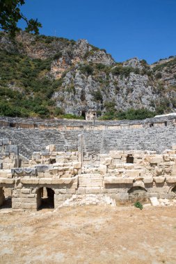 Mira kayalara oyulmuş mezar ile antik Likya Nekropolü 