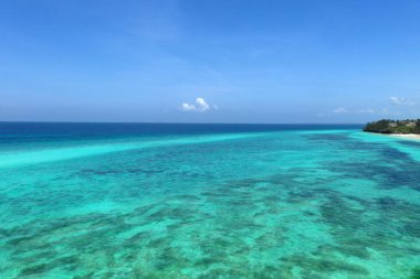 Güzel tropikal Adası Zanzibar havadan görünümü. Deniz sahilinde Zanzibar, Tanzanya.