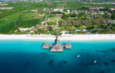 Güzel tropikal Adası Zanzibar havadan görünümü. Deniz sahilinde Zanzibar, Tanzanya.