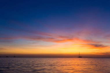 Zanzibar okyanusta on Sunset