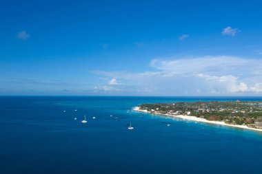 Güzel tropikal Adası Zanzibar havadan görünümü. Deniz sahilinde Zanzibar, Tanzanya.