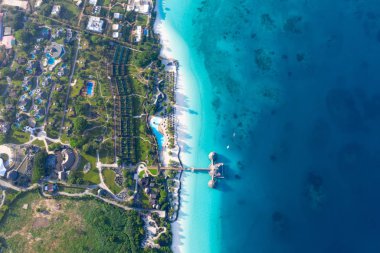 Güzel tropikal Adası Zanzibar havadan görünümü. Deniz sahilinde Zanzibar, Tanzanya.