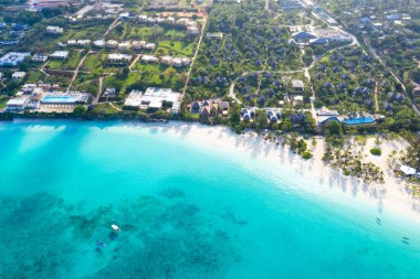 Güzel tropikal Adası Zanzibar havadan görünümü. Deniz sahilinde Zanzibar, Tanzanya.