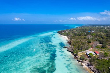 Güzel tropikal Adası Zanzibar havadan görünümü. Deniz sahilinde Zanzibar, Tanzanya.