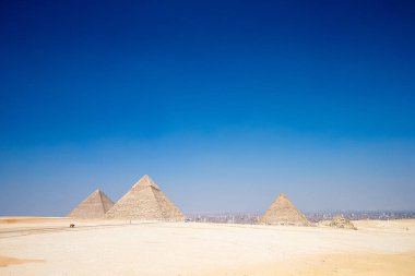 piramitleri ile güzel bir gökyüzü Giza Cairo, Egypt.