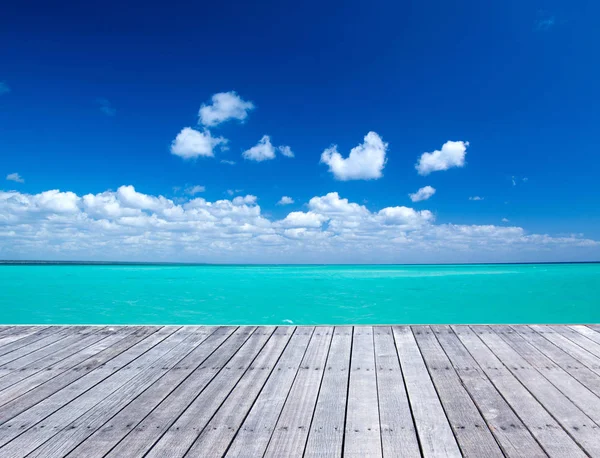 青い海と青い空 — ストック写真