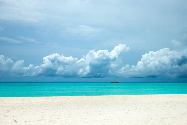 Beautiful Tropical Maldives Island Beach Sea Blue Sky Nature Holiday — Stock Photo, Image