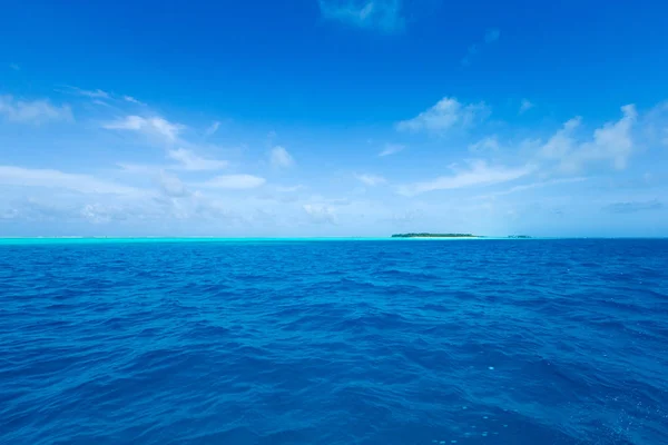 Isola Tropicale Delle Maldive Con Spiaggia Sabbia Bianca Mare — Foto Stock