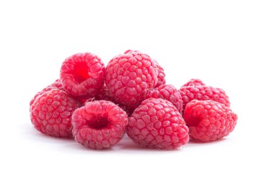 Ahududu izole. Beyaz üzerine ahududu. Ahududu.