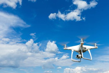 Digital fotoğraf makinesi ile uçan uçak helikopter.