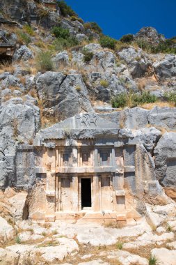 Mira kayalara oyulmuş mezar ile antik Likya Nekropolü 